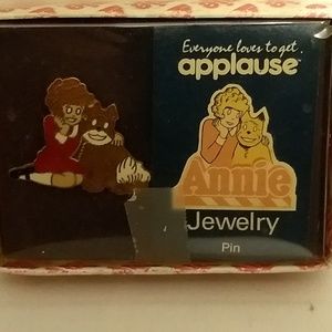 Annie Columbia Pictures Vintage Collectable Pin